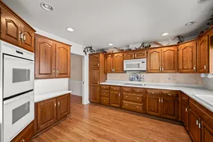 1491 Shire Cir, Inverness, IL 60067 - Photo 2