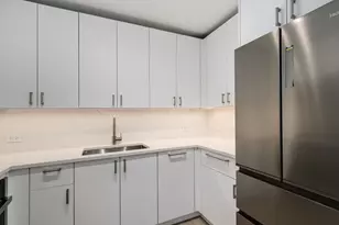 340 W Diversey Pkwy, Chicago, IL 60657 - Photo 8