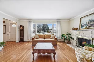 10031 S Homan Ave, Evergreen Park, IL 60805 - Photo 2