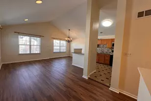 437 Pine Lake Cir, Vernon Hills, IL 60061 - Photo 4