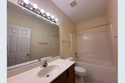 437 Pine Lake Circle, Vernon Hills, IL 60061 - Photo 8