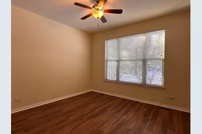 437 Pine Lake Circle, Vernon Hills, IL 60061 - Photo 10