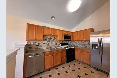 437 Pine Lake Circle, Vernon Hills, IL 60061 - Photo 6