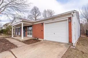 529 Newberry Dr, Streamwood, IL 60107 - Photo 2