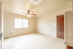 529 Newberry Dr, Streamwood, IL 60107 - Photo 4