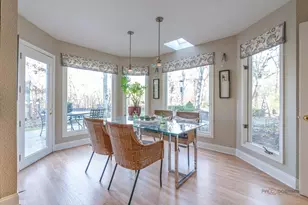 1 Astor Ct, Lincolnshire, IL 60045 - Photo 8