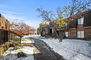 629 Derry Ct, Schaumburg, IL 60193 - Photo 18