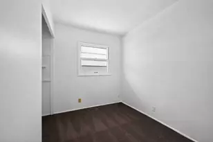 8 Kater Dr, Decatur, IL 62521 - Photo 10