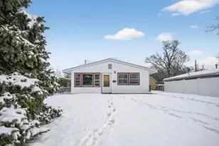 8 Kater Dr, Decatur, IL 62521 - Photo 2