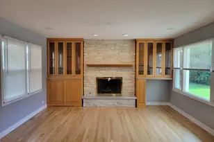 1001 E Callero Cir, Mount Prospect, IL 60056 - Photo 8