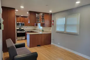 1001 E Callero Cir, Mount Prospect, IL 60056 - Photo 6