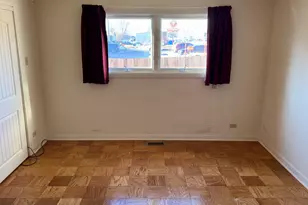 304 E Hawthorne Dr, Round Lake Beach, IL 60073 - Photo 12