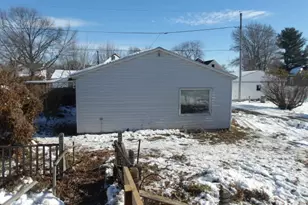 306 S Oakwood St, Oakwood, IL 61858 - Photo 16