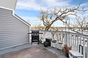 221 Sandy Point Ln, Lake Zurich, IL 60047 - Photo 28