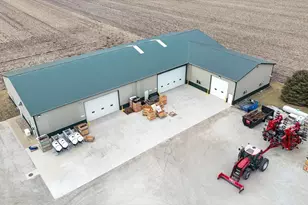 8735 N 2000 E Rd, Fairbury, IL 61739 - Photo 4