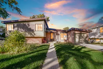 714 W Pleasant Street, Villa Park, IL 60181 - Photo 1