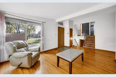 714 W Pleasant Street, Villa Park, IL 60181 - Photo 4