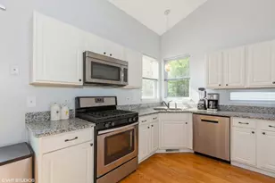 724 Wildflower Cir, Naperville, IL 60540 - Photo 10