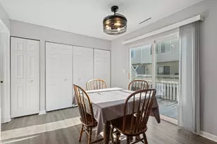 307 E Victoria Cir, North Aurora, IL 60542 - Photo 10