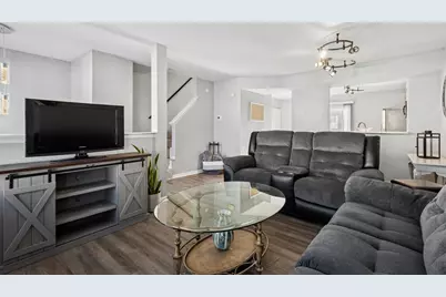 307 E Victoria Circle, North Aurora, IL 60542 - Photo 4