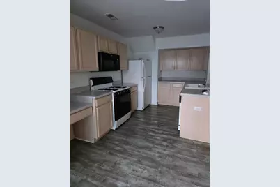 1066 Four Seasons Boulevard, Aurora, IL 60504 - Photo 2