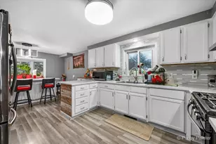 9416 Kemman Rd, Hebron, IL 60034 - Photo 8