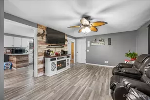 9416 Kemman Rd, Hebron, IL 60034 - Photo 4