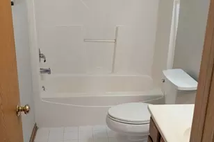 28764 W Pond View Dr, Lakemoor, IL 60051 - Photo 14