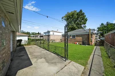 120 Hyde Park Avenue, Bellwood, IL 60104 - Photo 6