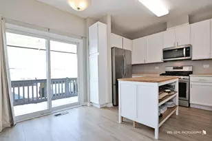 2232 Daybreak Dr, Aurora, IL 60503 - Photo 6