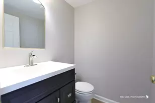 2232 Daybreak Dr, Aurora, IL 60503 - Photo 10