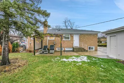 9317 Olcott Avenue, Morton Grove, IL 60053 - Photo 38