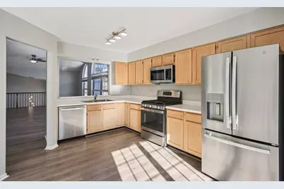 615 Grosse Pointe Circle #12-7, Vernon Hills, IL 60061 - Photo 10