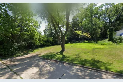3711 Oak Grove Avenue, Rockford, IL 61108 - Photo 2