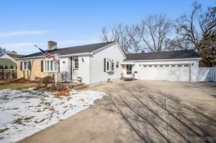 1011 James St, Geneva, IL 60134 - Photo 2