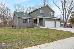 470 N School St, Braidwood, IL 60408 - Photo 1