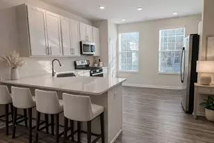 1654 Bentz Way, Batavia, IL 60510 - Photo 2