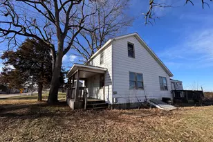 224 E State St, Washburn, IL 61570 - Photo 4