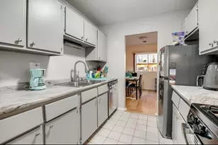 9621 S Karlov Ave, Oak Lawn, IL 60453 - Photo 4