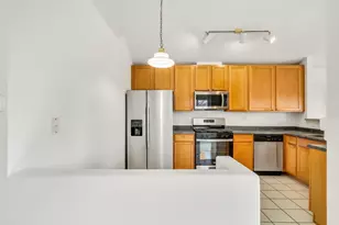 714 S Rosehall Ln, Round Lake, IL 60073 - Photo 10