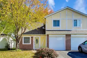 1018 Pheasant Run Ln, Aurora, IL 60504 - Photo 1