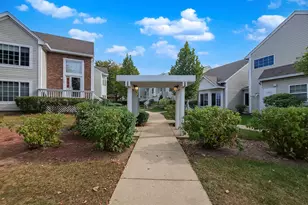 372 Windsong Ct, Bolingbrook, IL 60440 - Photo 2