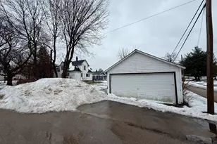201 S Elida St, Winnebago, IL 61088 - Photo 6