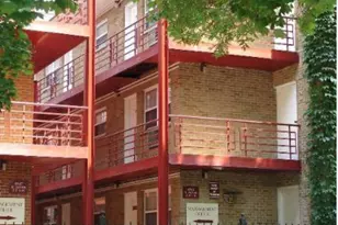 4541 N Beacon St, Chicago, IL 60640 - Photo 1