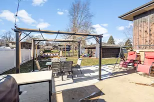 510 Manor Dr, Peotone, IL 60468 - Photo 18