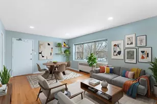 205 Custer Ave, Evanston, IL 60202 - Photo 2