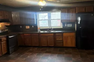 312 E 11th St, Georgetown, IL 61846 - Photo 4