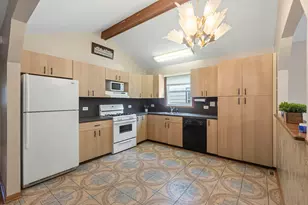 933 Ridge Ave, Mundelein, IL 60060 - Photo 4