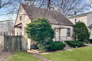 28 W 35th Pl, Steger, IL 60475 - Photo 2