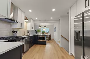 1942 Trail Ridge St, Arlington Heights, IL 60004 - Photo 6